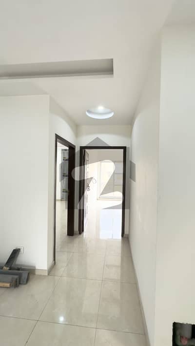Unfurnished 2 beds apartment