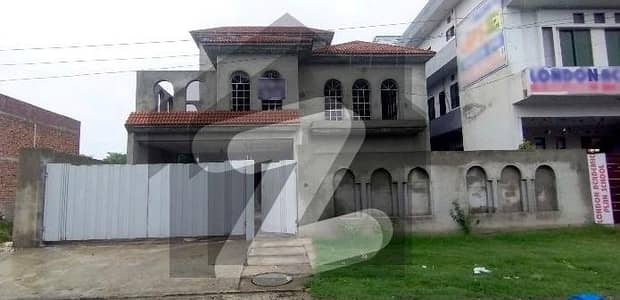 Well-Constructed Grey Structure House Available For Sale In LDA Avenue - Block M Well-Constructed Grey Structure House Available For Sale In LDA Avenue - Block M