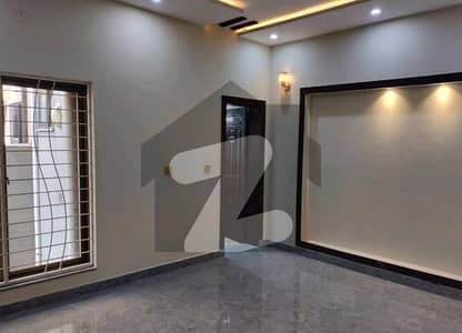 Centrally Located Upper Portion Available In Bahria Town - Sector E For Rent