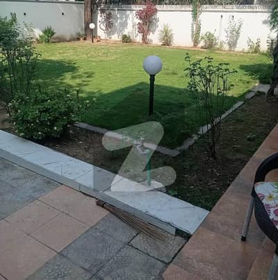 ایف ۔ 6/1 ایف ۔ 6,اسلام آباد میں 5 کمروں کا 16 مرلہ مکان 10.0 لاکھ میں کرایہ پر دستیاب ہے۔