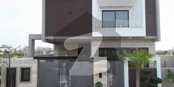 ڈی ایچ اے فیز 8 ڈی ایچ اے ڈیفینس,کراچی میں 5 کمروں کا 1 کنال مکان 24.5 کروڑ میں برائے فروخت۔