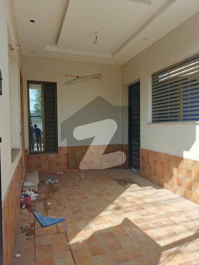 ایچیسن سوسائٹی لاہور میں 3 کمروں کا 6 مرلہ زیریں پورشن 38.0 ہزار میں کرایہ پر دستیاب ہے۔