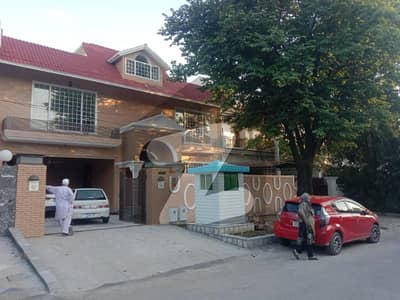 1 Kanal House Upper Portion for Rent at F11/1, Islamabad