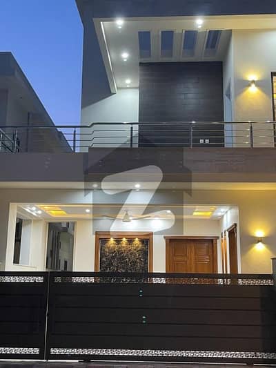10 Marla Brend New House With 4 Bed And Attached Washrooms Available For Rent