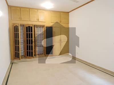 400 Sq. Yards Bungalow for Rent in DHA Phase 8 Prime & Peaceful Location 400 Sq. Yards Bungalow for Rent in DHA Phase 8 Prime & Peaceful Location