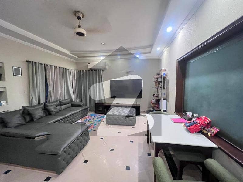1KANAL FULL HOUSE IN DHA PHASE 4 1KANAL FULL HOUSE IN DHA PHASE 4