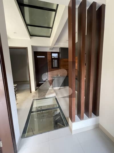 ڈی ایچ اے فیز 7 ایکسٹینشن ڈی ایچ اے ڈیفینس,کراچی میں 3 کمروں کا 4 مرلہ مکان 5.9 کروڑ میں برائے فروخت۔