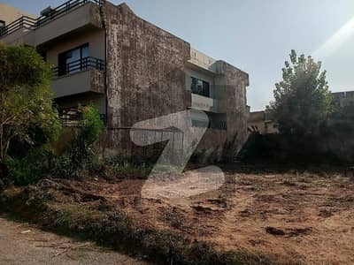 40*80 Lop Plot At Ideal Location Near Main Gate