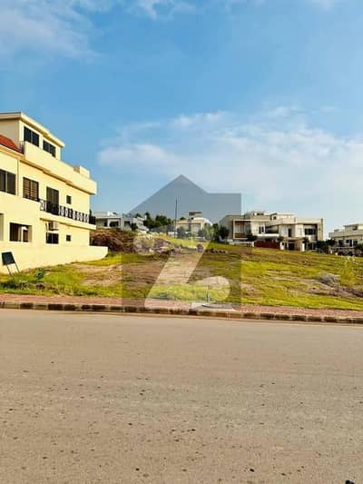 10 marla highted location plot for sale solid land 10 marla highted location plot for sale solid land