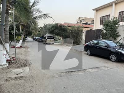 ڈی ایچ اے فیز 6 ڈی ایچ اے ڈیفینس,کراچی میں 1 کنال رہائشی پلاٹ 10.25 کروڑ میں برائے فروخت۔