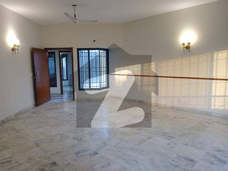 Bungalow For Rent 500 Yard Prime Location Bungalow For Rent 500 Yard Prime Location