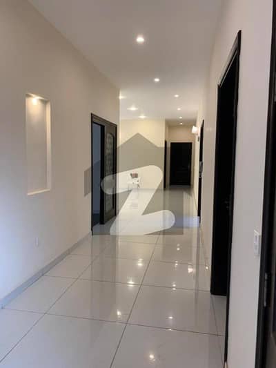 ڈی ایچ اے فیز 8 ڈی ایچ اے ڈیفینس,کراچی میں 5 کمروں کا 1 کنال مکان 23.5 کروڑ میں برائے فروخت۔