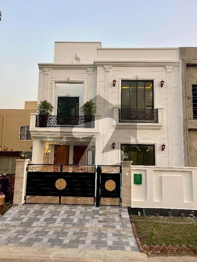 5 Marla Victorian Luxury House for Sale Bahria Nasheman Lahore 5 Marla Victorian Luxury House for Sale Bahria Nasheman Lahore