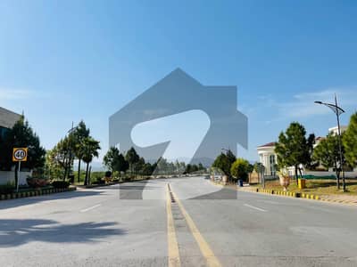 1 kanal south facing Near to park Solid land plot for sale 1 kanal south facing Near to park Solid land plot for sale