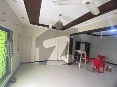 10 Marla House For Rent In Tariq Garden