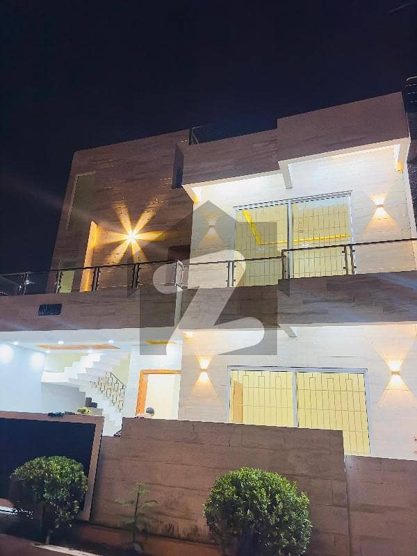 بنی گالہ اسلام آباد میں 5 کمروں کا 10 مرلہ مکان 4.0 کروڑ میں برائے فروخت۔