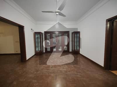 1.5 Kanal Full House Available For Rent In Main Cantt