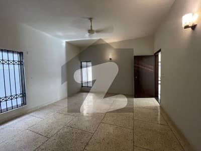 ڈی ایچ اے فیز 6 ڈی ایچ اے ڈیفینس,کراچی میں 1 کمرے کا 12 مرلہ زیریں پورشن 1.5 لاکھ میں کرایہ پر دستیاب ہے۔