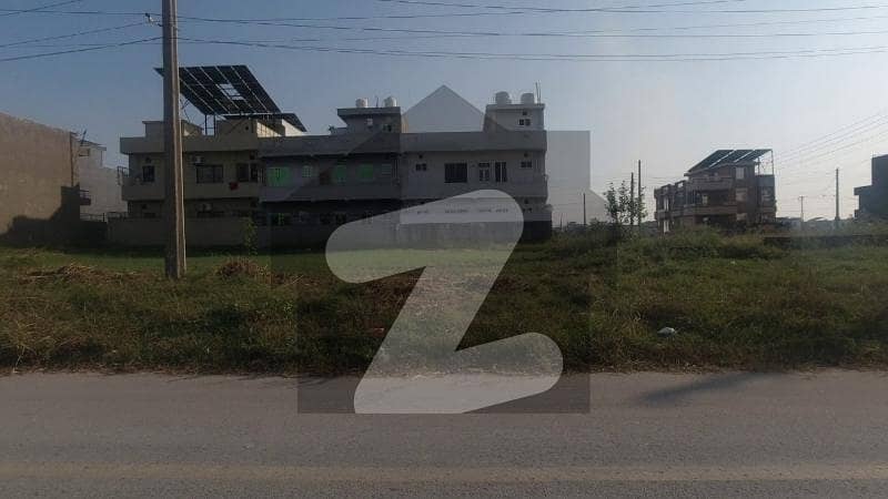 8MARLA MAIN DOUBLE ROAD PLOT