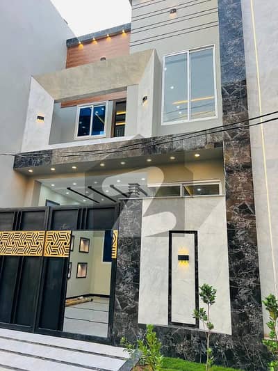 ورسک روڈ پشاور میں 6 کمروں کا 5 مرلہ مکان 2.2 کروڑ میں برائے فروخت۔