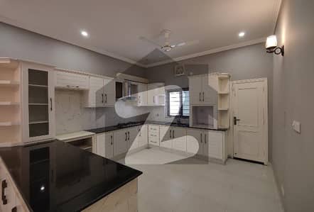 1 Kanal Elegant House Available For Rent On Prime Location In Reasonable Price 1 Kanal Elegant House Available For Rent On Prime Location In Reasonable Price