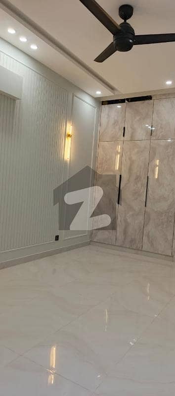 ڈی ایچ اے 11 رہبر لاہور میں 5 کمروں کا 9 مرلہ مکان 1.85 لاکھ میں کرایہ پر دستیاب ہے۔ ڈی ایچ اے 11 رہبر لاہور میں 5 کمروں کا 9 مرلہ مکان 1.85 لاکھ میں کرایہ پر دستیاب ہے۔