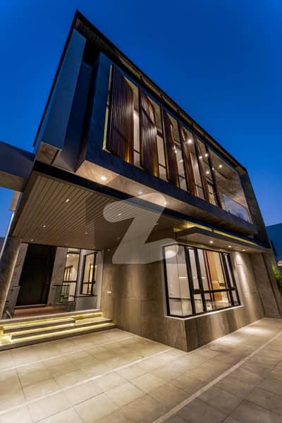 Artistically Built Bungalow for Sale 666 Square Yards In Dha Phase 8