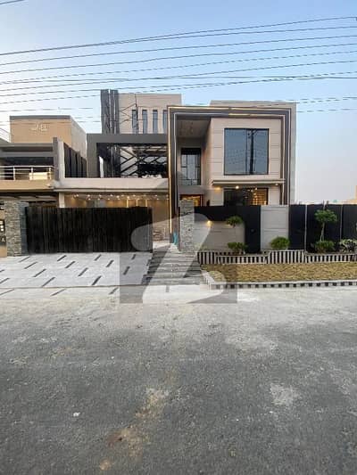 ویلینشیاء ہاؤسنگ سوسائٹی لاہور میں 6 کمروں کا 1 کنال مکان 6.25 کروڑ میں برائے فروخت۔ ویلینشیاء ہاؤسنگ سوسائٹی لاہور میں 6 کمروں کا 1 کنال مکان 6.25 کروڑ میں برائے فروخت۔