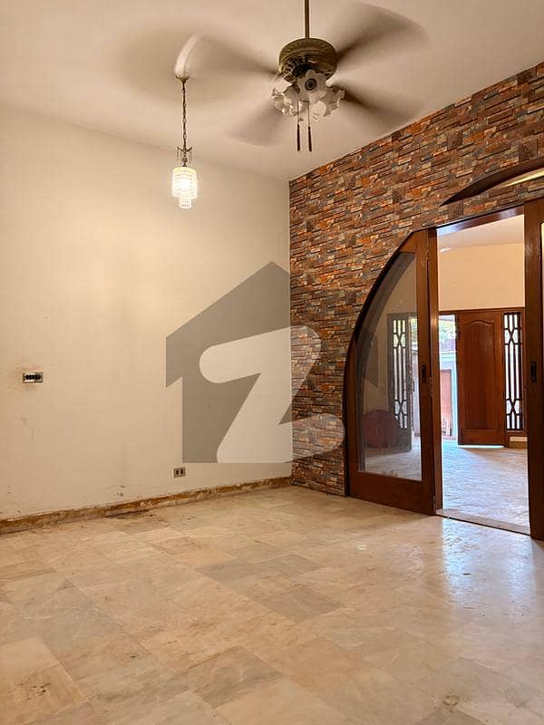 NEAR CLIFTON LOVER HOUSE FOR FAMILY LIVING NEAR CLIFTON LOVER HOUSE FOR FAMILY LIVING
