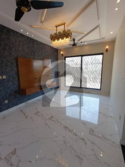 1-Bedroom Luxury Non Furnished Apartment is Available for Rent in Bahria Town, Lahore. 1-Bedroom Luxury Non Furnished Apartment is Available for Rent in Bahria Town, Lahore.