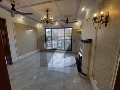 ڈی ایچ اے 9 ٹاؤن ڈیفنس (ڈی ایچ اے),لاہور میں 4 کمروں کا 8 مرلہ مکان 3.7 کروڑ میں برائے فروخت۔ ڈی ایچ اے 9 ٹاؤن ڈیفنس (ڈی ایچ اے),لاہور میں 4 کمروں کا 8 مرلہ مکان 3.7 کروڑ میں برائے فروخت۔