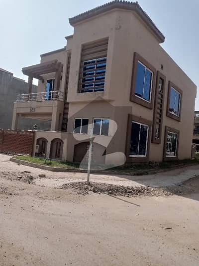 corner park face 7marla double unit house for sale corner park face 7marla double unit house for sale