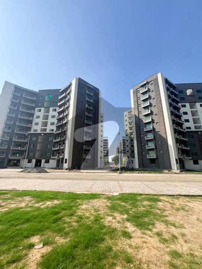 عسکری 10 - سیکٹر ایس عسکری 10,عسکری,لاہور میں 3 کمروں کا 10 مرلہ فلیٹ 3.9 کروڑ میں برائے فروخت۔