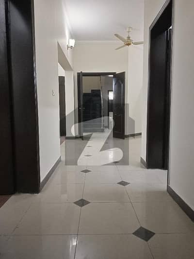 عسکری 11 ۔ سیکٹر بی عسکری 11,عسکری,لاہور میں 3 کمروں کا 10 مرلہ فلیٹ 3.1 کروڑ میں برائے فروخت۔ عسکری 11 ۔ سیکٹر بی عسکری 11,عسکری,لاہور میں 3 کمروں کا 10 مرلہ فلیٹ 3.1 کروڑ میں برائے فروخت۔