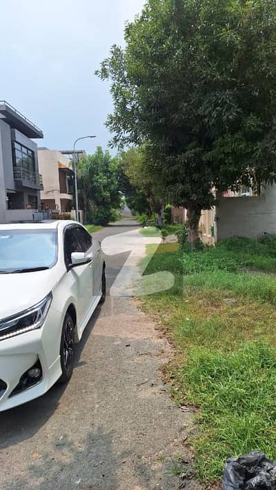 5 Marla Corner Plot With 32 Square Feet Extra Land Paid No DB No Pole Road Level Plot For Sale 5 Marla Corner Plot With 32 Square Feet Extra Land Paid No DB No Pole Road Level Plot For Sale