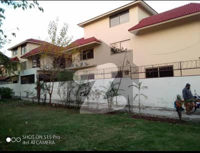 F-6/4 Double storey bungalow 2 kanal