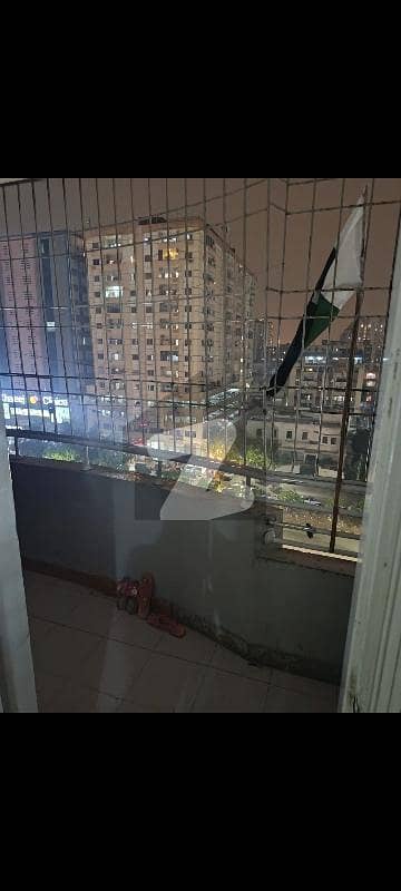 شہید ملت روڈ کراچی میں 4 کمروں کا 9 مرلہ فلیٹ 3.5 کروڑ میں برائے فروخت۔
