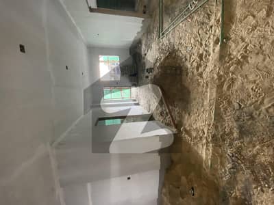 کلاچی کوآپریٹیو ہاؤسنگ سوسائٹی کراچی میں 3 کمروں کا 7 مرلہ فلیٹ 2.6 کروڑ میں برائے فروخت۔