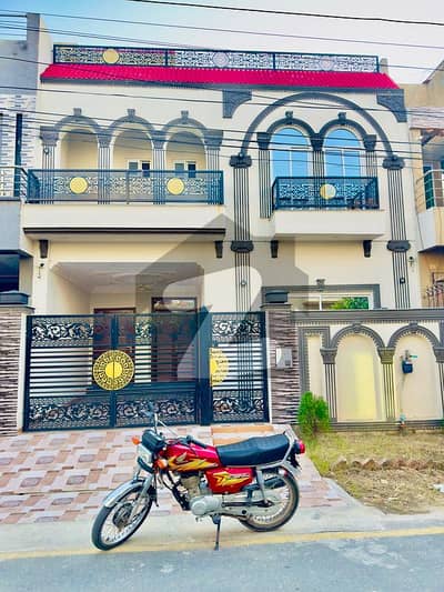 سینٹرل پارک ۔ بلاک اے سینٹرل پارک ہاؤسنگ سکیم,لاہور میں 3 کمروں کا 5 مرلہ مکان 1.65 کروڑ میں برائے فروخت۔ سینٹرل پارک ۔ بلاک اے سینٹرل پارک ہاؤسنگ سکیم,لاہور میں 3 کمروں کا 5 مرلہ مکان 1.65 کروڑ میں برائے فروخت۔