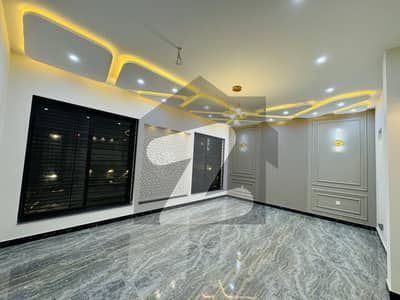 ڈی ایچ اے ڈیفینس ملتان میں 5 کمروں کا 1 کنال مکان 4.1 کروڑ میں برائے فروخت۔ ڈی ایچ اے ڈیفینس ملتان میں 5 کمروں کا 1 کنال مکان 4.1 کروڑ میں برائے فروخت۔