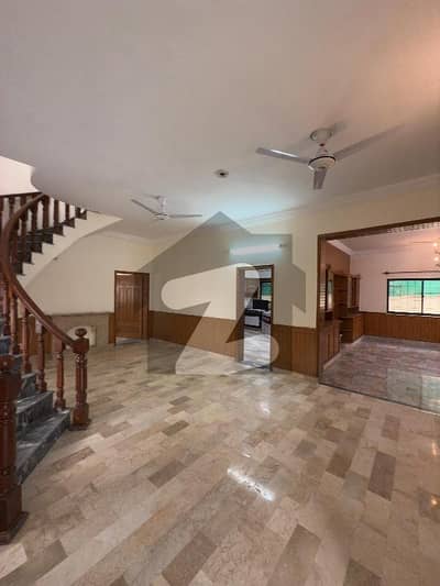 Beautiful House For Rent In F11/3 50x90