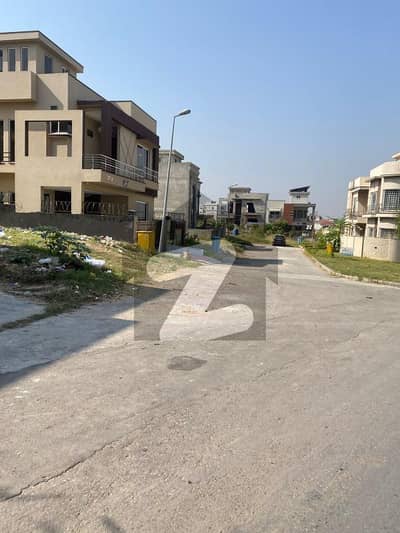 بحریہ ٹاؤن فیز 8 ۔ بلاک ایچ بحریہ ٹاؤن فیز 8,بحریہ ٹاؤن راولپنڈی,راولپنڈی میں 10 مرلہ رہائشی پلاٹ 1.2 کروڑ میں برائے فروخت۔ بحریہ ٹاؤن فیز 8 ۔ بلاک ایچ بحریہ ٹاؤن فیز 8,بحریہ ٹاؤن راولپنڈی,راولپنڈی میں 10 مرلہ رہائشی پلاٹ 1.2 کروڑ میں برائے فروخت۔