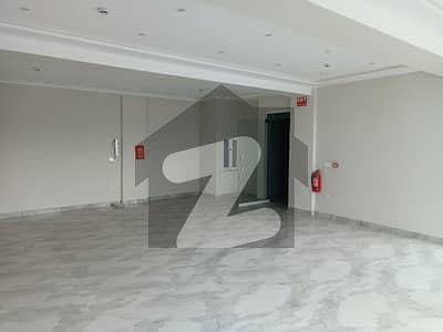 ڈی ایچ اے فیز 8 - کمرشل براڈوے ڈی ایچ اے فیز 8,ڈیفنس (ڈی ایچ اے),لاہور میں 3 کمروں کا 4 مرلہ دفتر 60.0 ہزار میں کرایہ پر دستیاب ہے۔