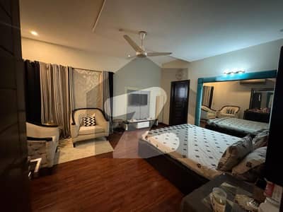 15 Marla Well-Maintained 4 Bedroom Flat for Sale in Askari 11, Lahore