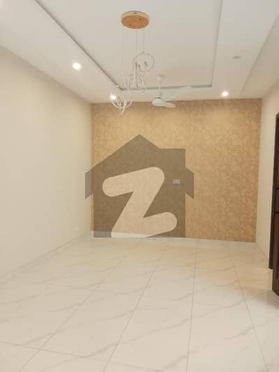 ای ایم ای سوسائٹی لاہور میں 3 کمروں کا 1 کنال بالائی پورشن 1.0 لاکھ میں کرایہ پر دستیاب ہے۔ ای ایم ای سوسائٹی لاہور میں 3 کمروں کا 1 کنال بالائی پورشن 1.0 لاکھ میں کرایہ پر دستیاب ہے۔