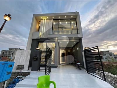 لیک سٹی رائیونڈ روڈ,لاہور میں 4 کمروں کا 5 مرلہ مکان 3.5 کروڑ میں برائے فروخت۔