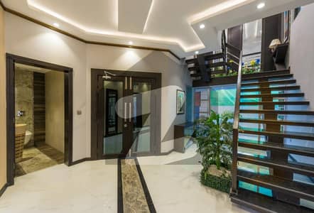 ڈی ایچ اے فیز 2 ڈیفنس (ڈی ایچ اے),لاہور میں 5 کمروں کا 1 کنال مکان 7.0 کروڑ میں برائے فروخت۔