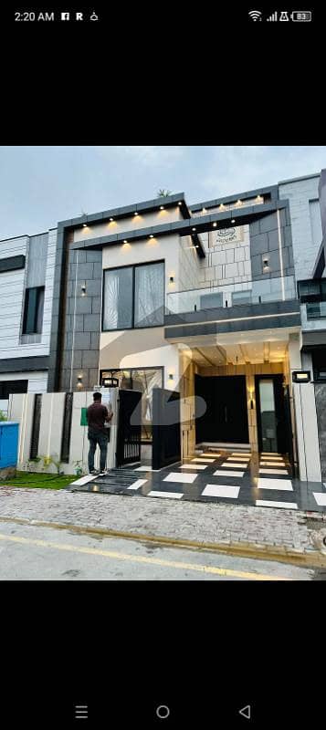 Double store house available for rent in diamond city