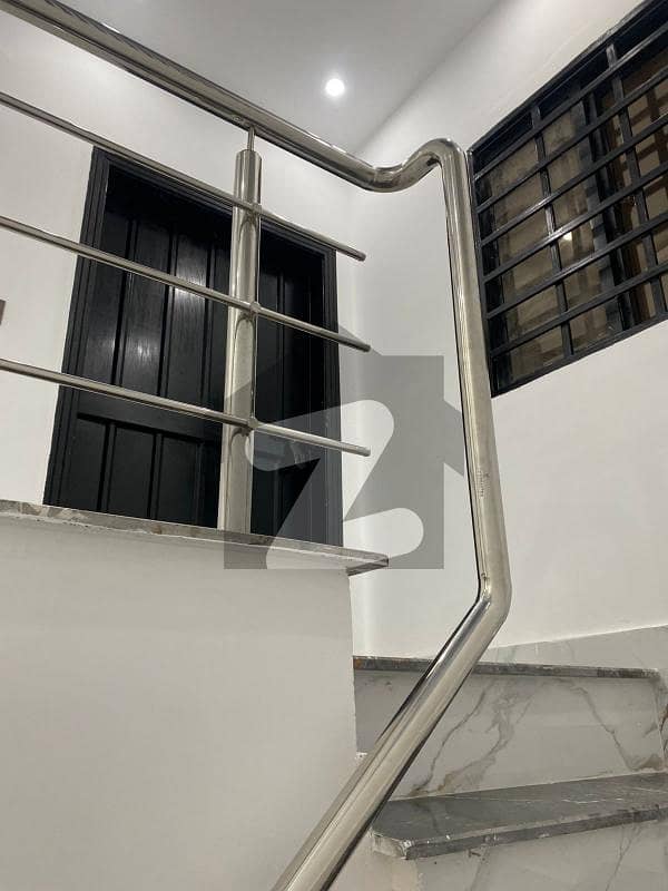 پاک عرب ہاؤسنگ سوسائٹی لاہور میں 1 کمرے کا 3 مرلہ فلیٹ 27.0 ہزار میں کرایہ پر دستیاب ہے۔