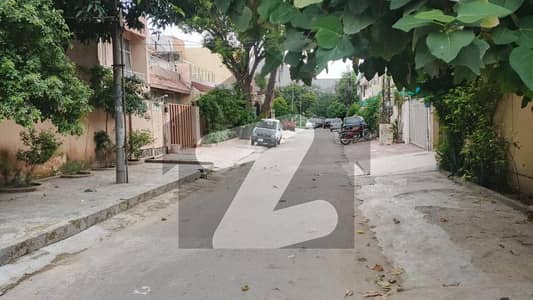 پی جی ای سی ایچ ایس فیز 1 پنجاب گورنمنٹ ایمپلائیز سوسائٹی,لاہور میں 5 کمروں کا 10 مرلہ مکان 4.25 کروڑ میں برائے فروخت۔ پی جی ای سی ایچ ایس فیز 1 پنجاب گورنمنٹ ایمپلائیز سوسائٹی,لاہور میں 5 کمروں کا 10 مرلہ مکان 4.25 کروڑ میں برائے فروخت۔